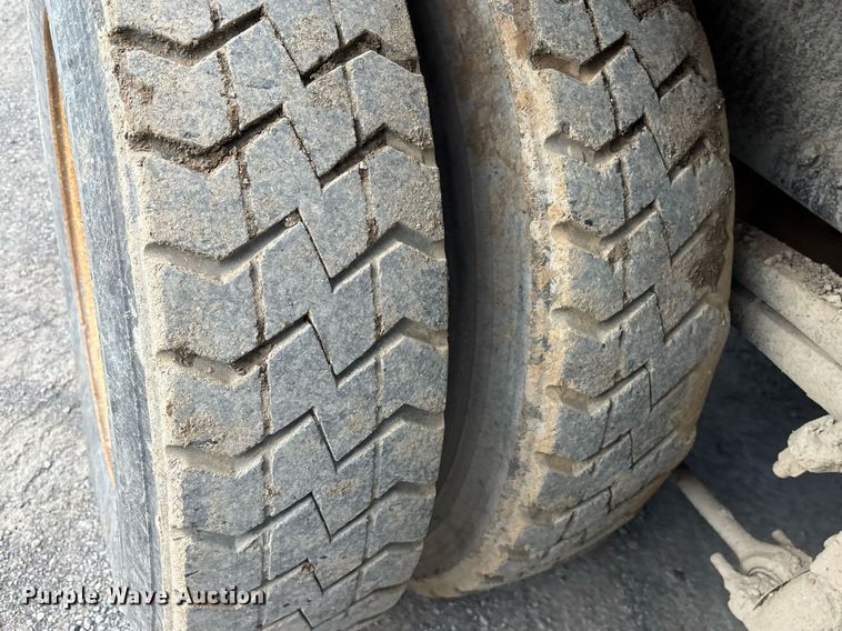 image for item EY9940 2007 Sterling L8500 dump truck