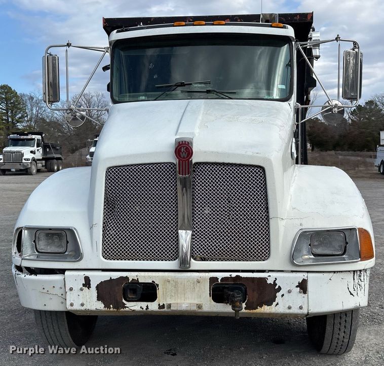 image for item EY9941 2005 Kenworth T300 dump truck