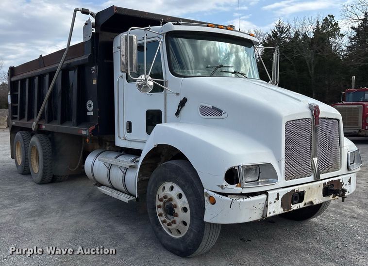 image for item EY9941 2005 Kenworth T300 dump truck