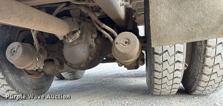 image for item EY9941 2005 Kenworth T300 dump truck