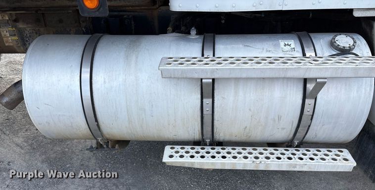 image for item EY9941 2005 Kenworth T300 dump truck