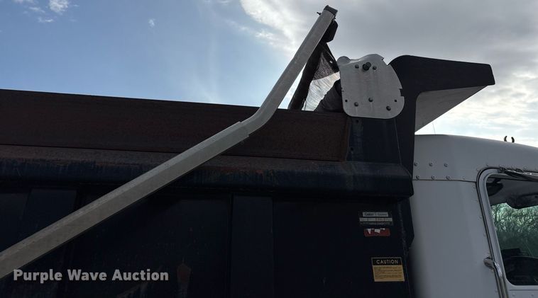 image for item EY9941 2005 Kenworth T300 dump truck