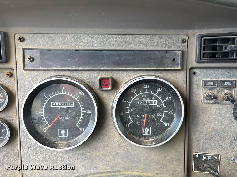 image for item EY9941 2005 Kenworth T300 dump truck