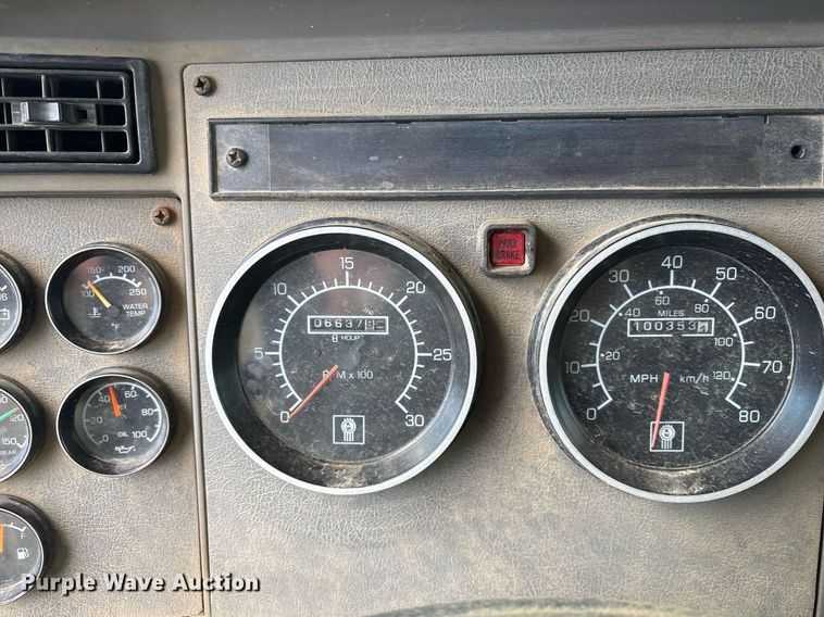 image for item EY9941 2005 Kenworth T300 dump truck