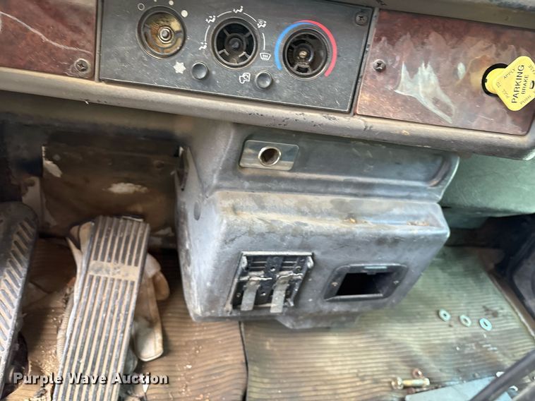 image for item EY9941 2005 Kenworth T300 dump truck