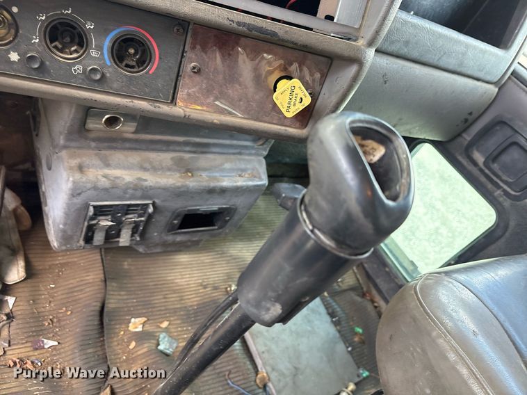 image for item EY9941 2005 Kenworth T300 dump truck