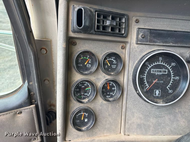 image for item EY9941 2005 Kenworth T300 dump truck