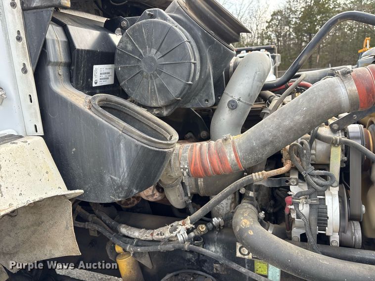 image for item EY9941 2005 Kenworth T300 dump truck