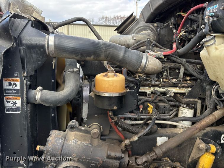 image for item EY9941 2005 Kenworth T300 dump truck