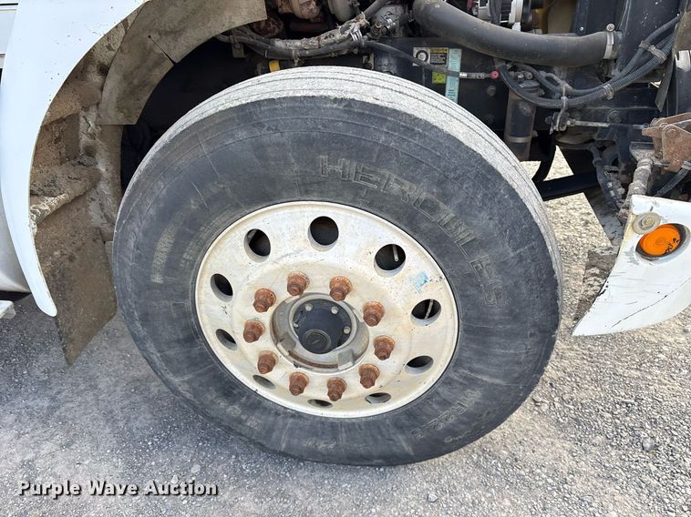 image for item EY9941 2005 Kenworth T300 dump truck