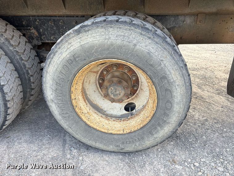 image for item EY9941 2005 Kenworth T300 dump truck