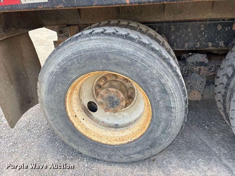 image for item EY9941 2005 Kenworth T300 dump truck