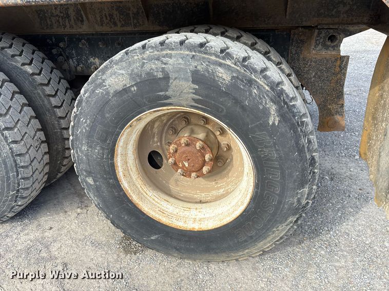 image for item EY9941 2005 Kenworth T300 dump truck