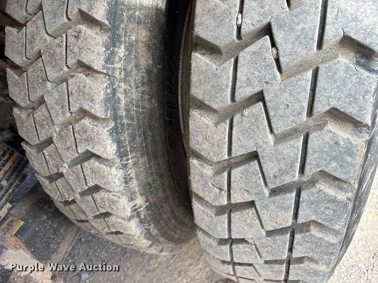 image for item EY9941 2005 Kenworth T300 dump truck