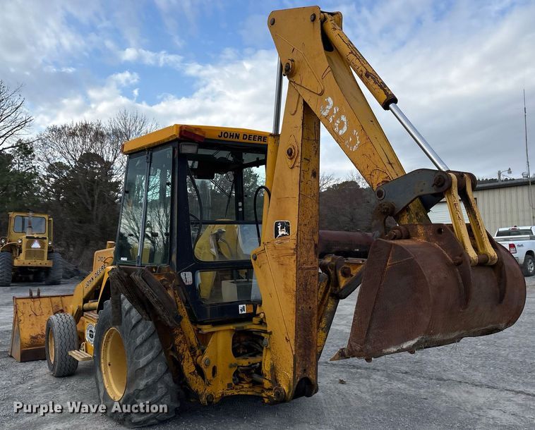 image for item EY9942 1992 John Deere 310D backhoe