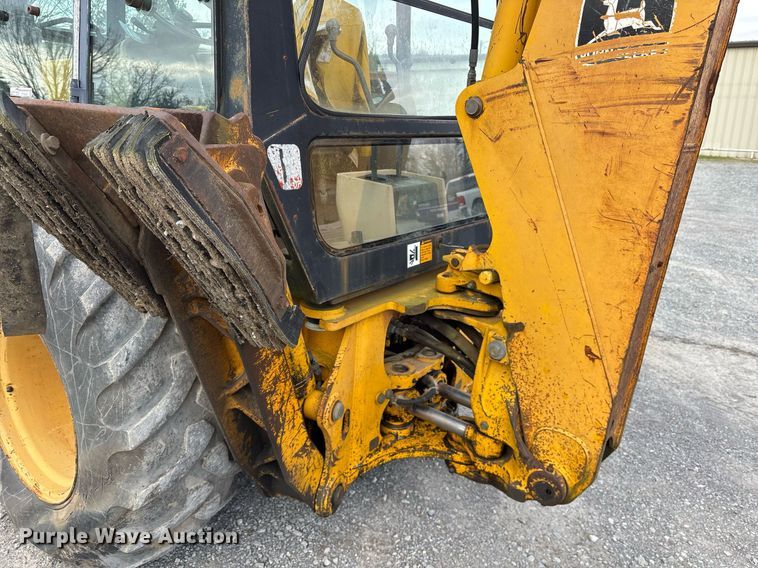 image for item EY9942 1992 John Deere 310D backhoe