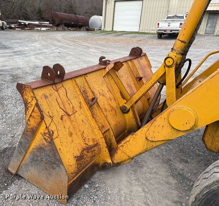 image for item EY9942 1992 John Deere 310D backhoe