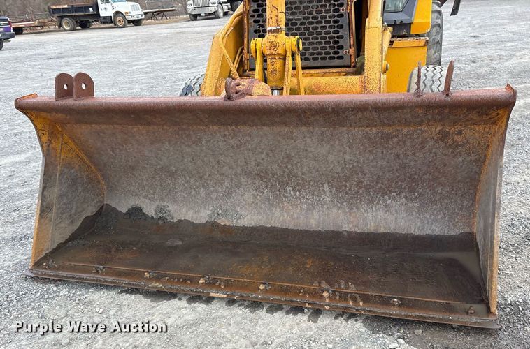 image for item EY9942 1992 John Deere 310D backhoe