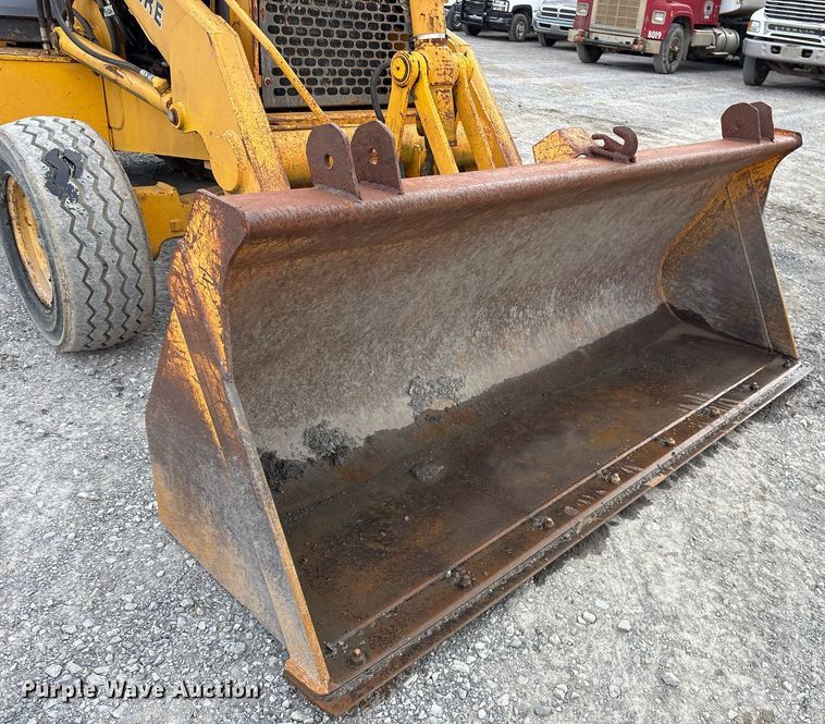 image for item EY9942 1992 John Deere 310D backhoe