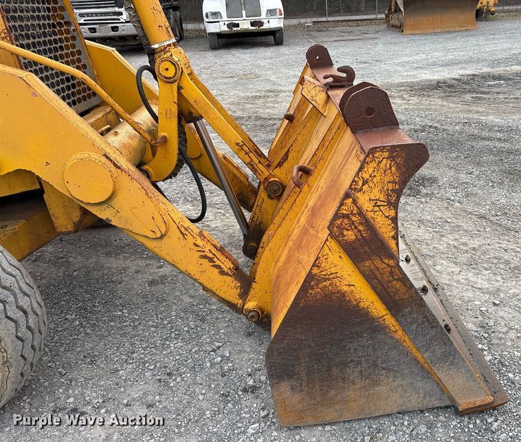 image for item EY9942 1992 John Deere 310D backhoe