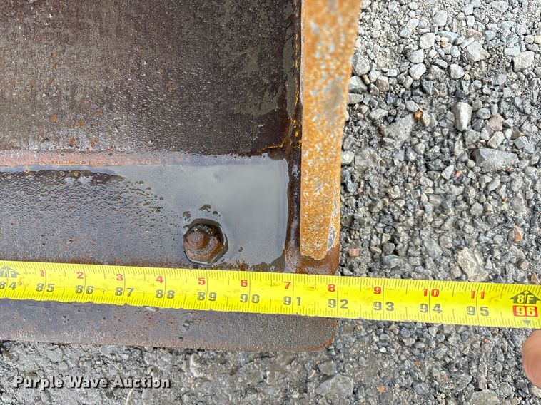 image for item EY9942 1992 John Deere 310D backhoe