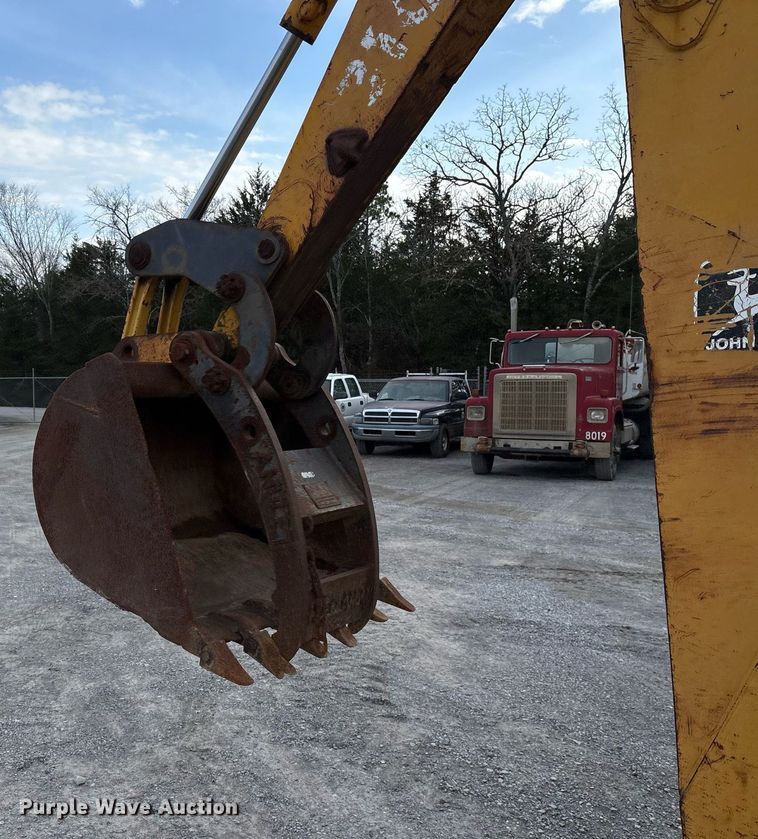 image for item EY9942 1992 John Deere 310D backhoe