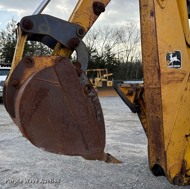 image for item EY9942 1992 John Deere 310D backhoe