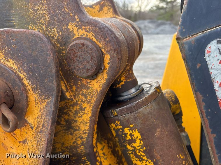 image for item EY9942 1992 John Deere 310D backhoe