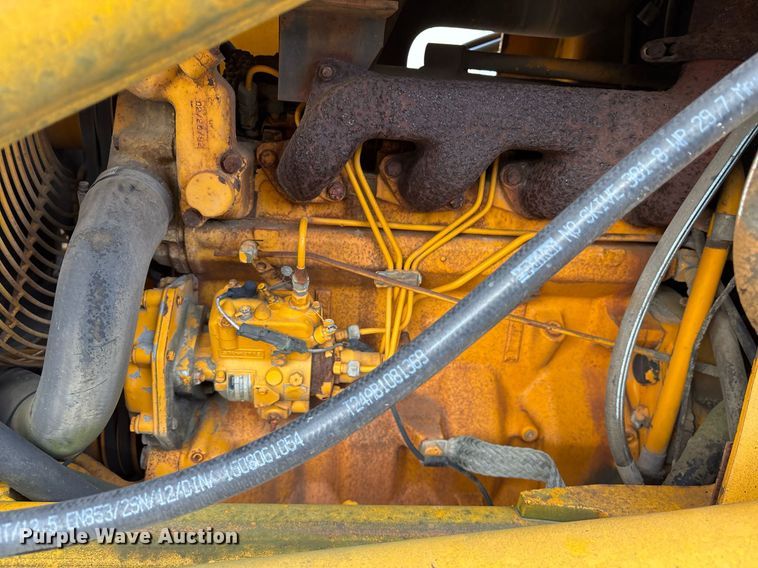 image for item EY9942 1992 John Deere 310D backhoe