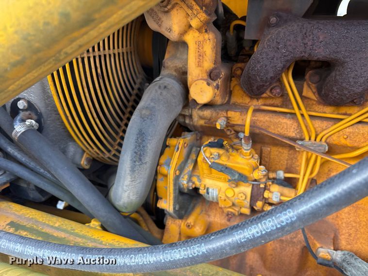 image for item EY9942 1992 John Deere 310D backhoe