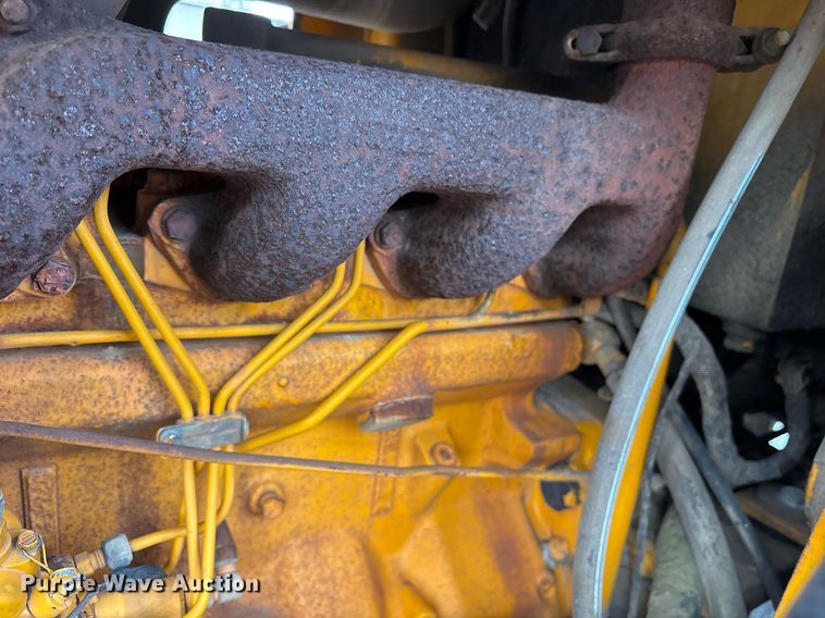 image for item EY9942 1992 John Deere 310D backhoe