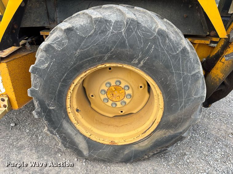 image for item EY9942 1992 John Deere 310D backhoe