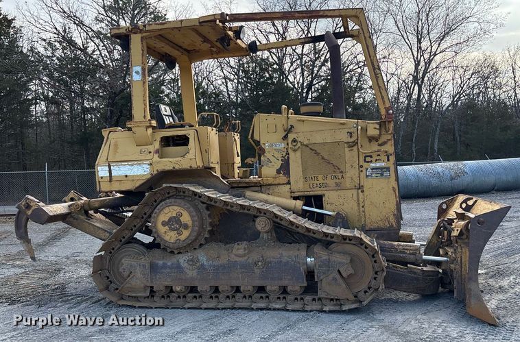 image for item EY9943 1988 Caterpillar D4H dozer