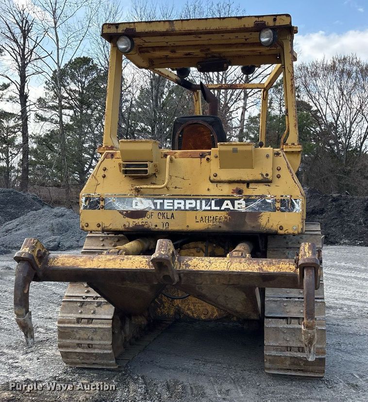 image for item EY9943 1988 Caterpillar D4H dozer