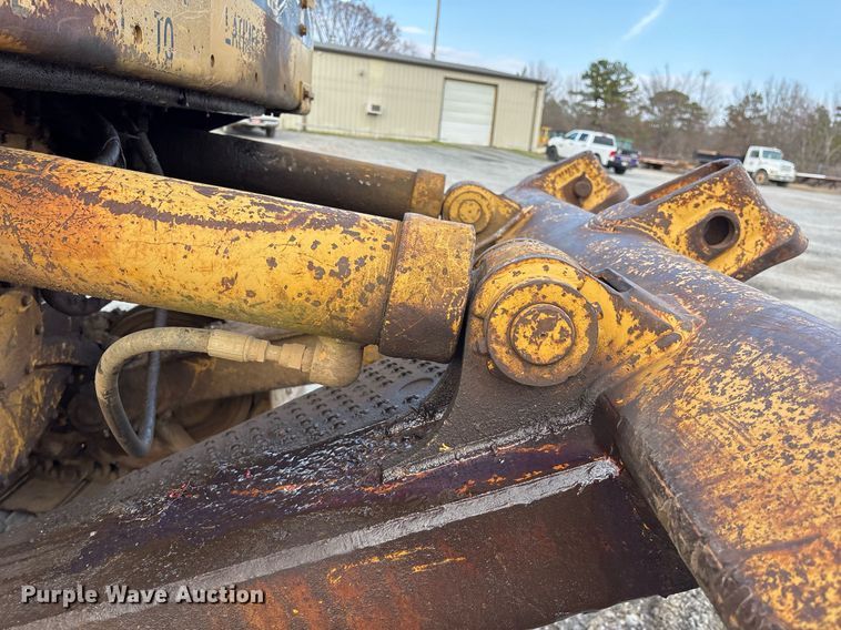 image for item EY9943 1988 Caterpillar D4H dozer