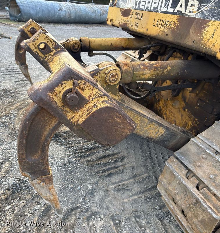 image for item EY9943 1988 Caterpillar D4H dozer