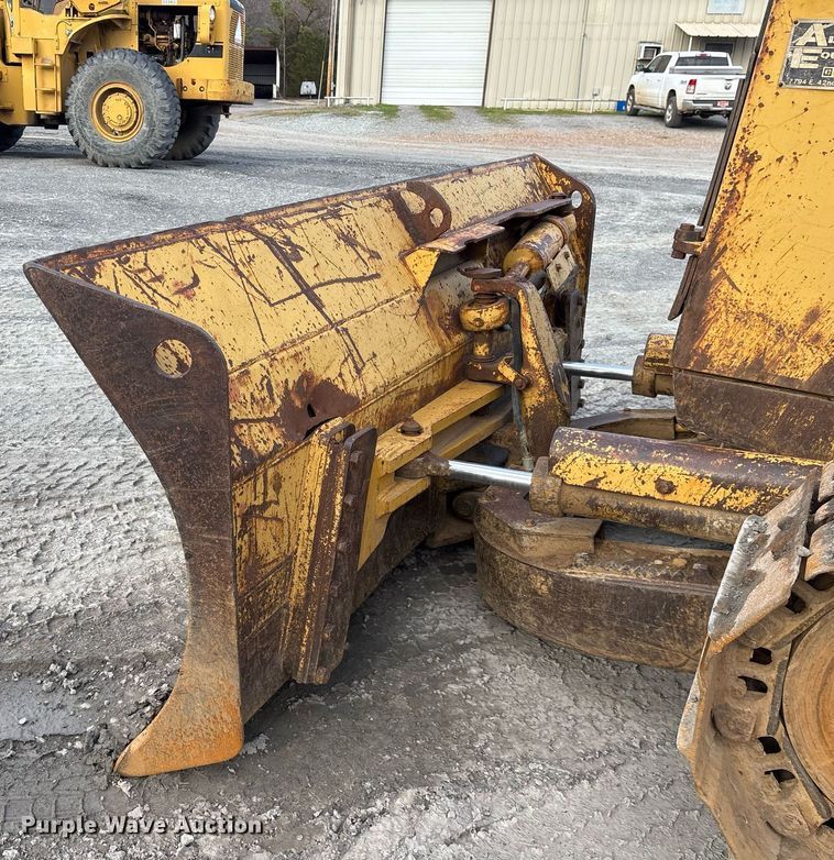 image for item EY9943 1988 Caterpillar D4H dozer