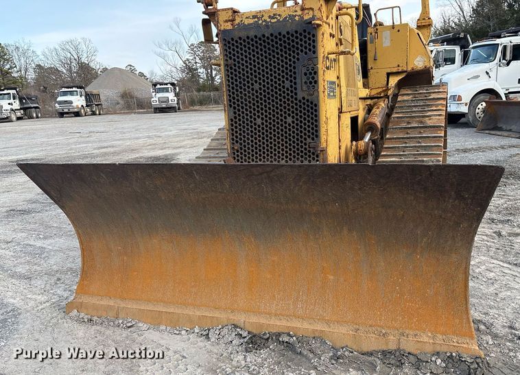 image for item EY9943 1988 Caterpillar D4H dozer