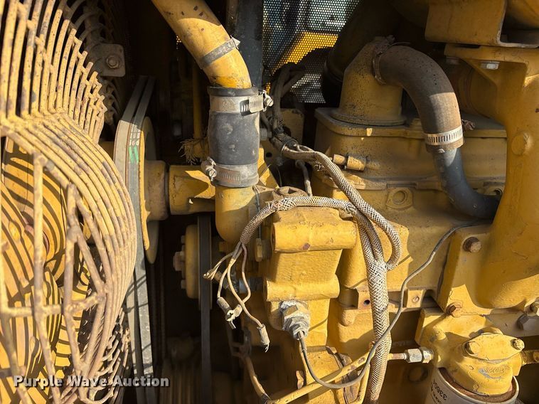 image for item EY9943 1988 Caterpillar D4H dozer