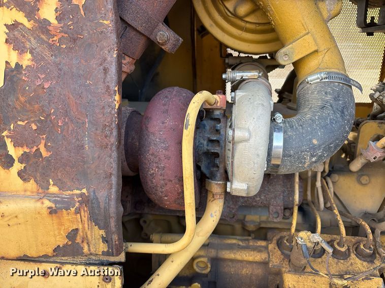image for item EY9943 1988 Caterpillar D4H dozer
