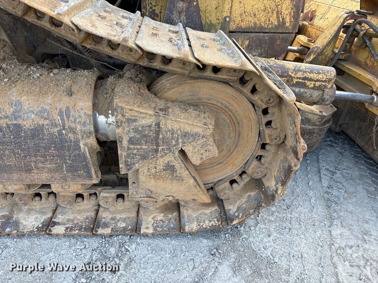 image for item EY9943 1988 Caterpillar D4H dozer