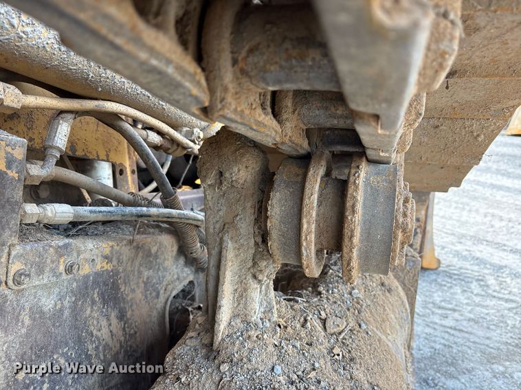 image for item EY9943 1988 Caterpillar D4H dozer