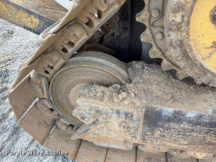 image for item EY9943 1988 Caterpillar D4H dozer