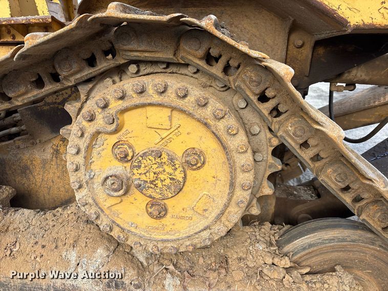 image for item EY9943 1988 Caterpillar D4H dozer