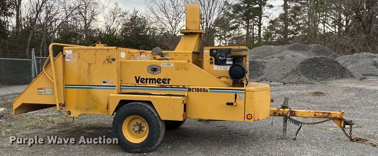 image for item EY9944 1999 Vermeer BC1800A wood chipper