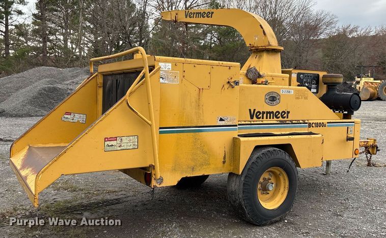 image for item EY9944 1999 Vermeer BC1800A wood chipper