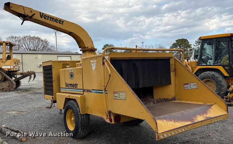 image for item EY9944 1999 Vermeer BC1800A wood chipper