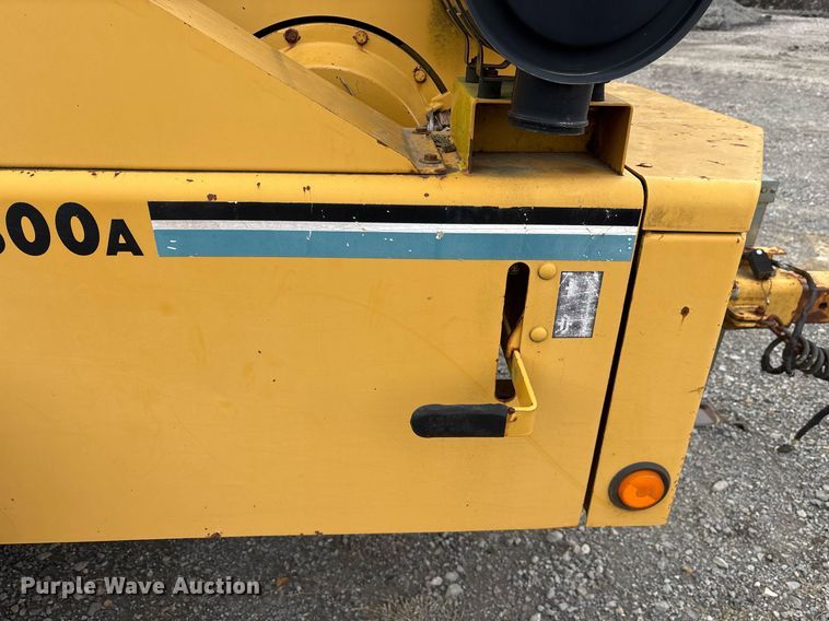 image for item EY9944 1999 Vermeer BC1800A wood chipper