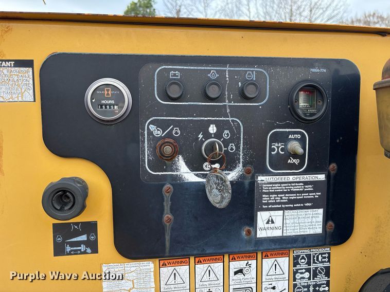 image for item EY9944 1999 Vermeer BC1800A wood chipper