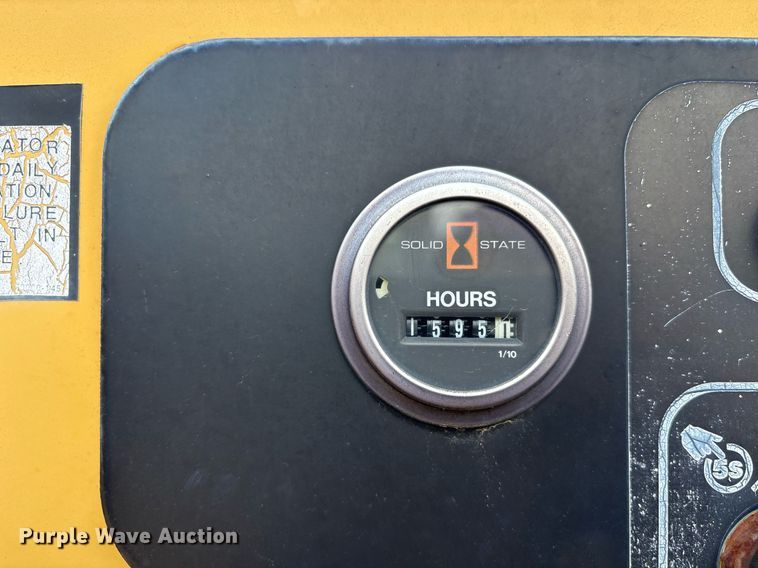 image for item EY9944 1999 Vermeer BC1800A wood chipper